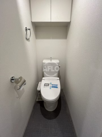 トイレ　セレニテ難波グランデシュッド　温水洗浄便座
