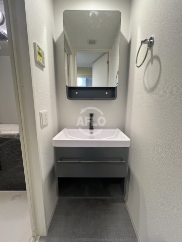 洗面設備　セレニテ難波グランデシュッド　独立洗面台