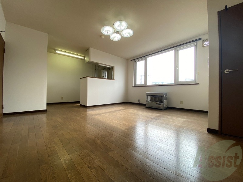 居室・リビング　広くてキレイなお部屋が広がっていて、充実した生活が送れそう。