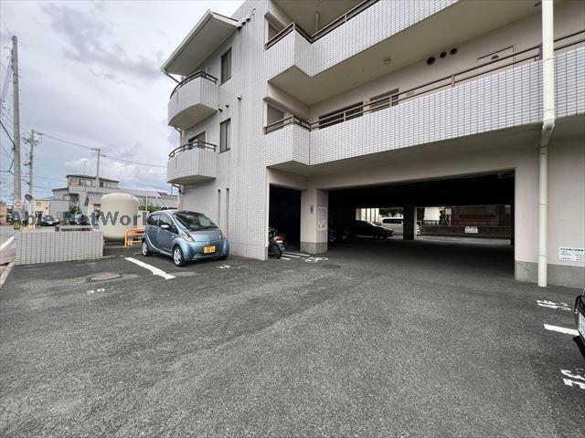 駐車場　駐車場