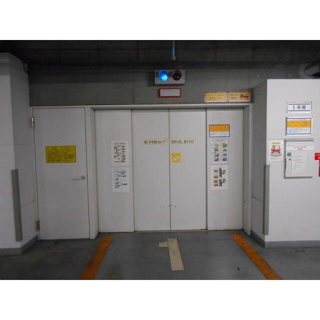 駐車場　駐車場に車を止められます