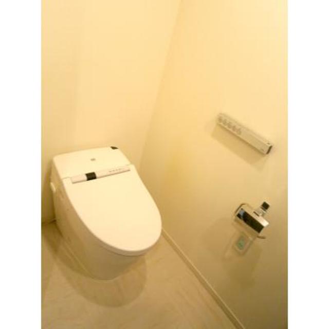 トイレ　※写真は同タイプ住戸です。