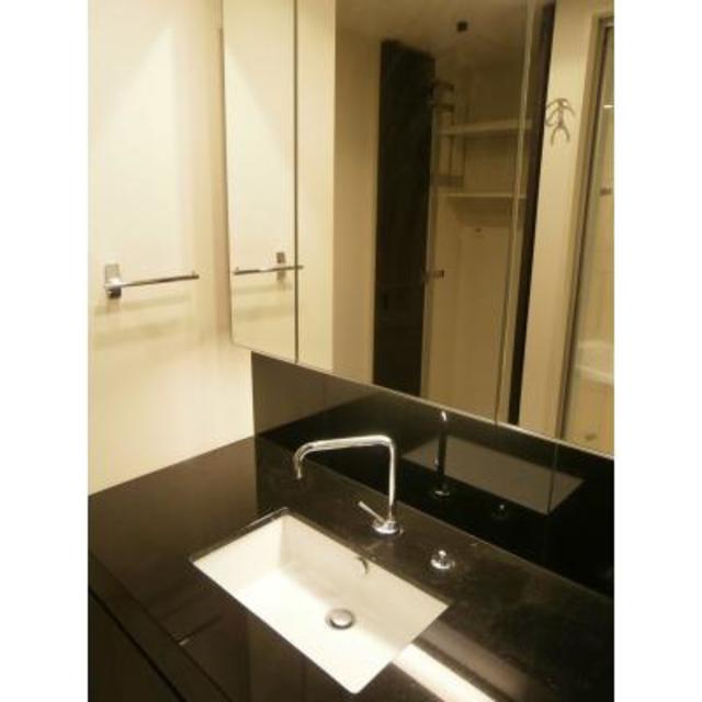 洗面設備　※写真は同タイプ住戸です。
