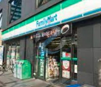 コンビニ　ファミリーマート篠崎駅南口店（コンビニ）まで140m