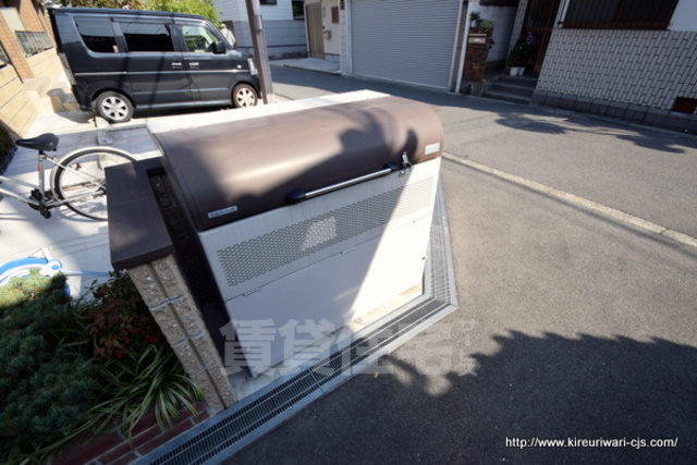 ロビー　専用ゴミ置き場