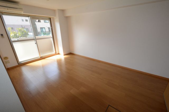居室・リビング　角部屋住戸で過ごしやすくてオススメです！