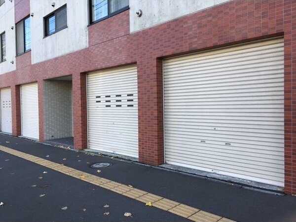 駐車場　個別車庫
