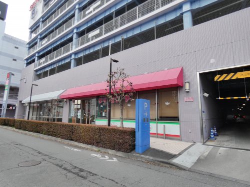 飲食店　サイゼリア　西友福生店（飲食店）まで381m