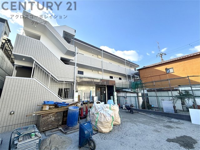 建物外観　オートロック・防犯カメラ付きで安心です！