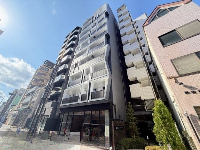 建物外観　オートロック完備