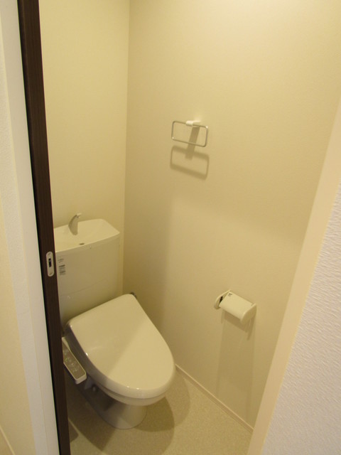 トイレ　ウォシュレット付きトイレルーム