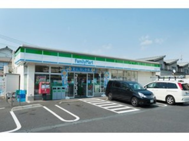 コンビニ　ファミリーマート青葉荏田北店（コンビニ）まで238m