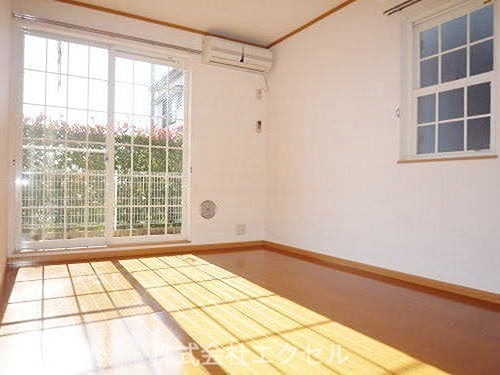 居室・リビング　明るいお部屋です。