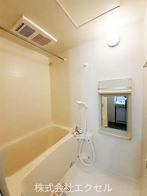バス・シャワールーム　追い焚き付きです。