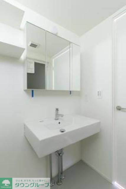 洗面設備　※写真は同タイプ住戸です。