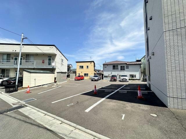 駐車場　駐車場