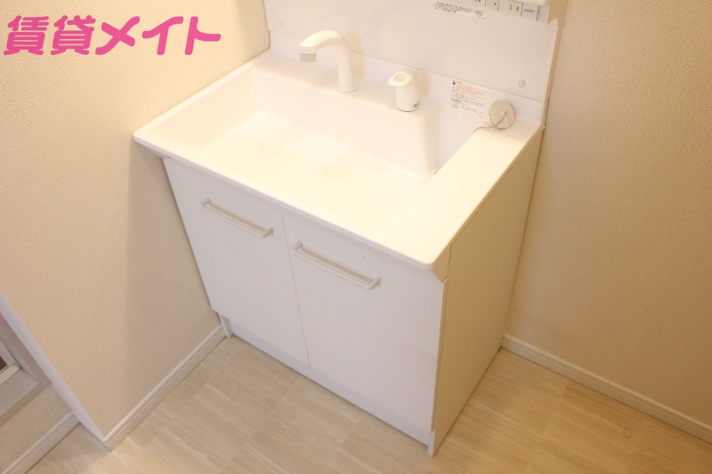 洗面設備　同タイプ部屋写真です。
