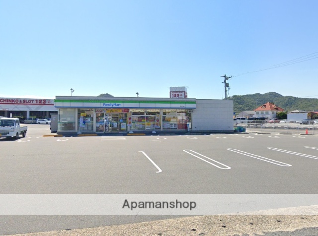 コンビニ　ファミリーマート平島店（コンビニ）まで587m