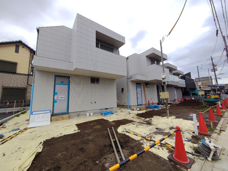建物外観　建築・施工中