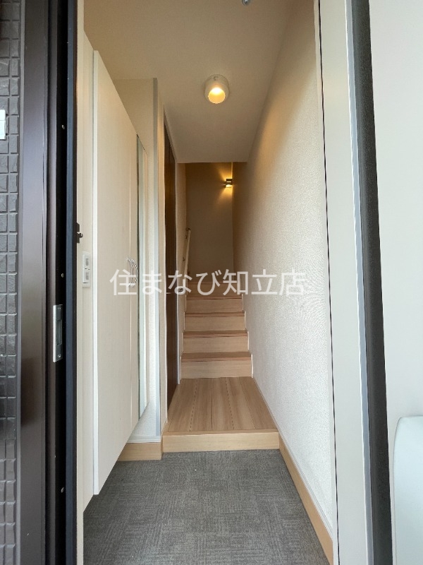 玄関　改装前（清掃前）