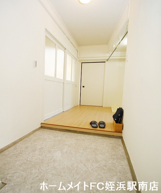 玄関　★玄関回りも広々すっきり★参考写真
