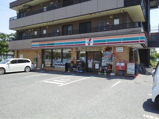 コンビニ　セブンイレブン（コンビニ）まで500m