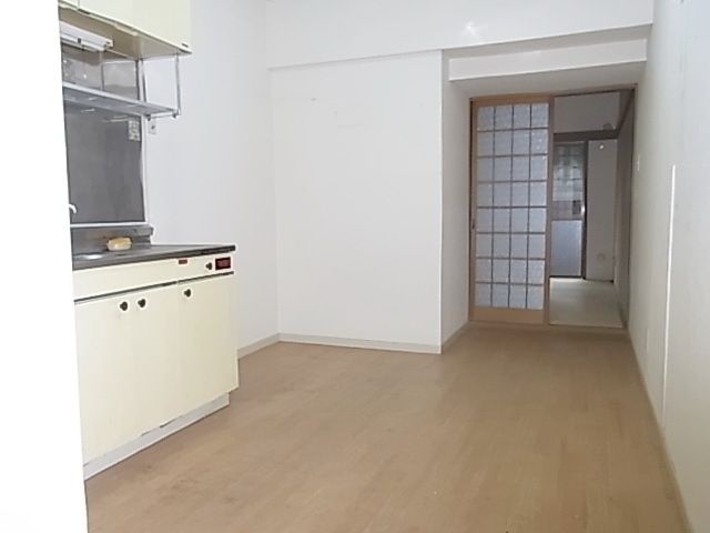 居室・リビング　★広めのキッチン★