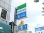 コンビニ　ファミリーマート（コンビニ）まで710m