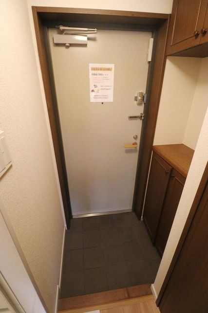 玄関　★下駄箱が大きいので靴が多くても安心です★