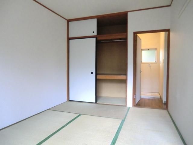 収納　押入れ収納あり