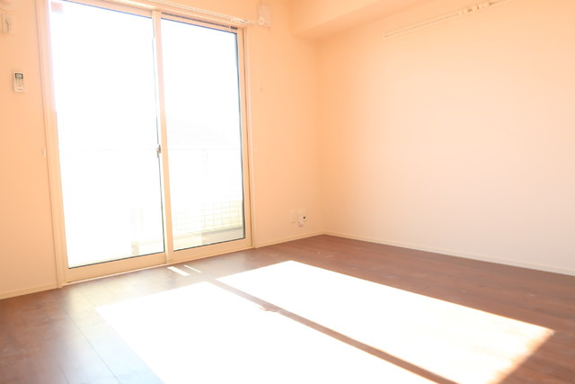 その他部屋・スペース　南向きで明るいお部屋です♪