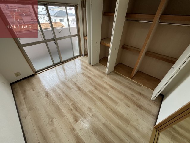 その他部屋・スペース　広くて明るい寝室