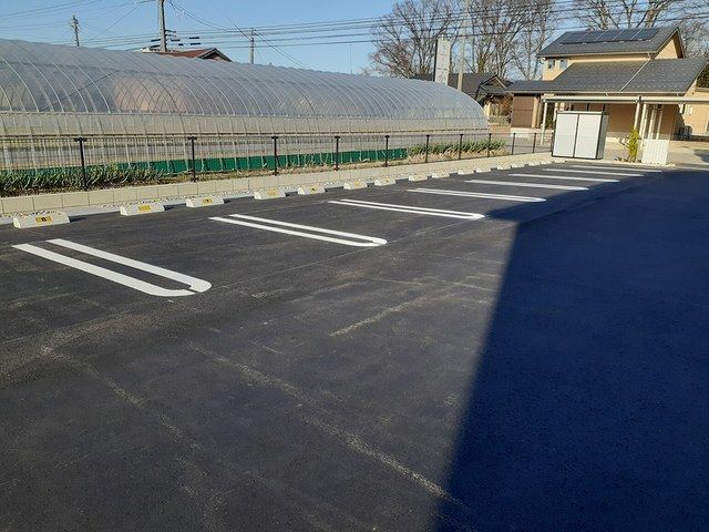 駐車場　駐車場があるので、車を買う予定の方も安心です