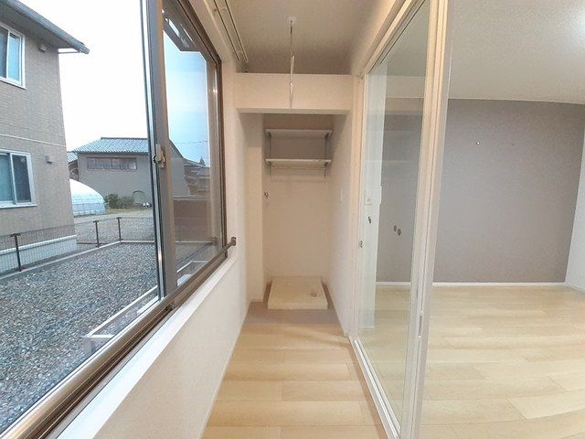 バルコニー　雨の日でも安心のサンルームです
