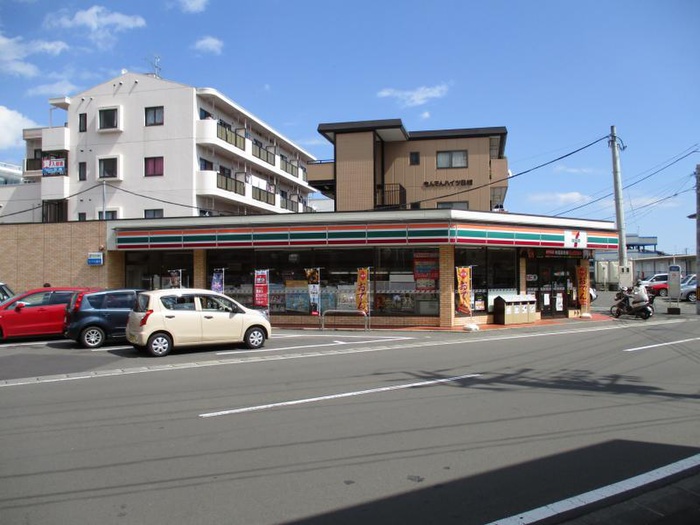 コンビニ　セブンイレブン（コンビニ）まで420m