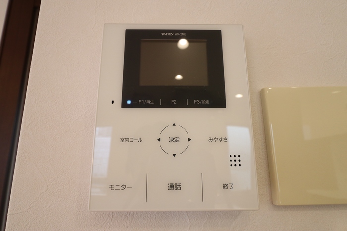 セキュリティ　モニター付きインターホン