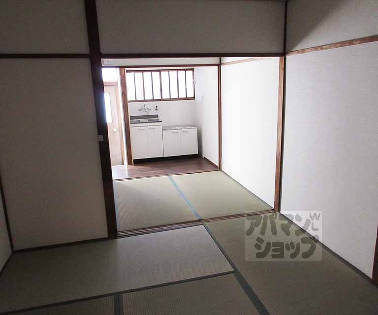 居室・リビング　畳のある和のお部屋！