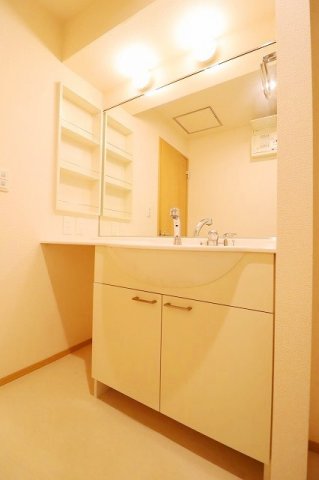 洗面設備　朝の身支度には欠かせない独立洗面化粧台