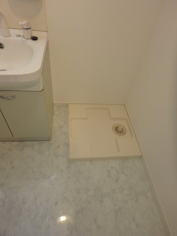 その他設備　「防水パン付の室内洗濯機置場」
