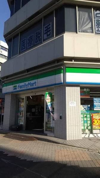 コンビニ　ファミリーマート布施広小路店（コンビニ）まで110m