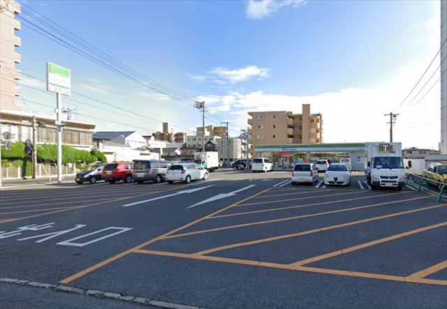 コンビニ　ファミリーマート奥田本町店（コンビニ）まで198m