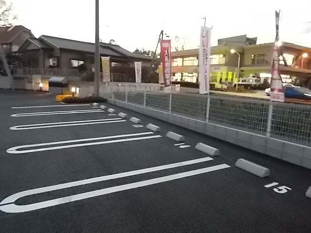 駐車場　駐車場