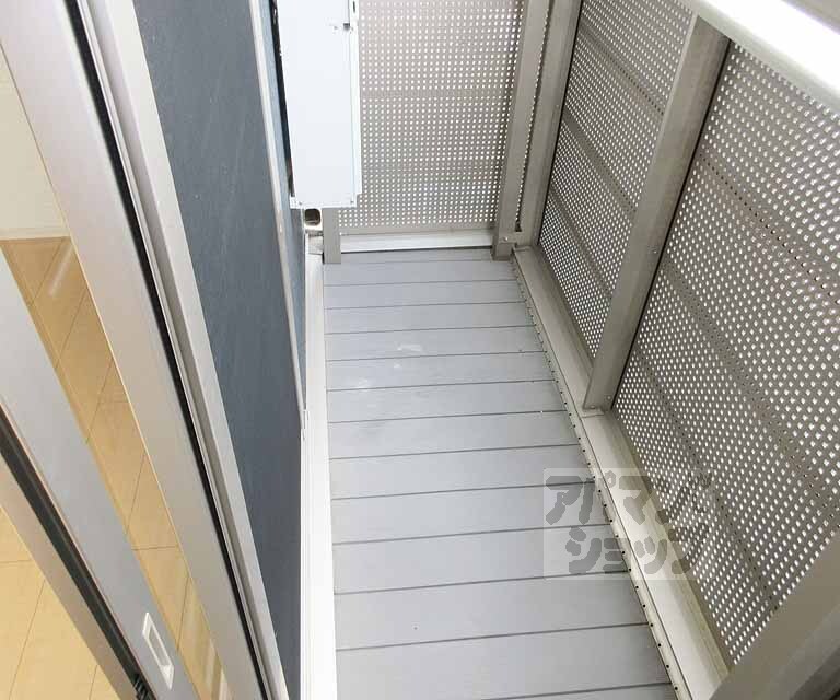 バルコニー　広々としたベランダです。
