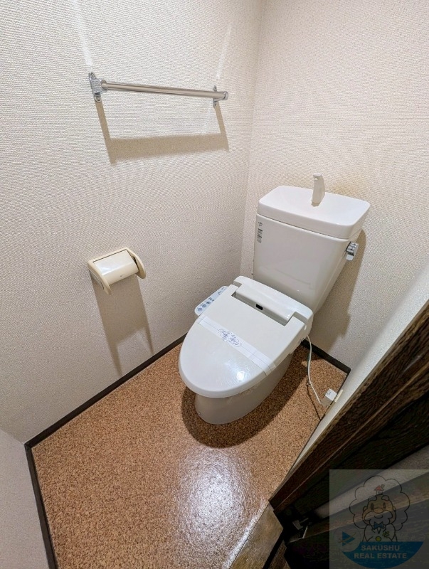 トイレ　同物件別室の参考写真