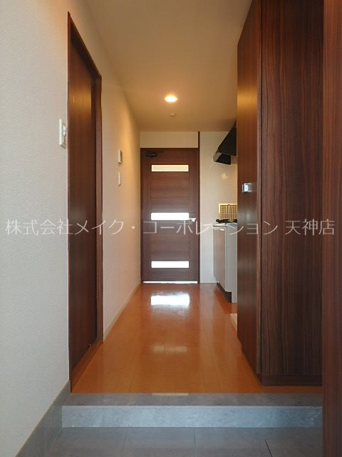 玄関　※別部屋反転写真使用現状優先