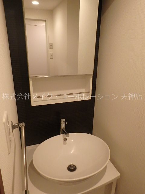 洗面設備　※別部屋反転写真使用現状優先