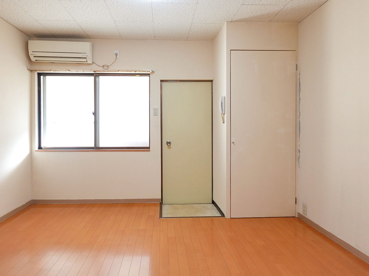 エコープラザ藤井寺の居間写真