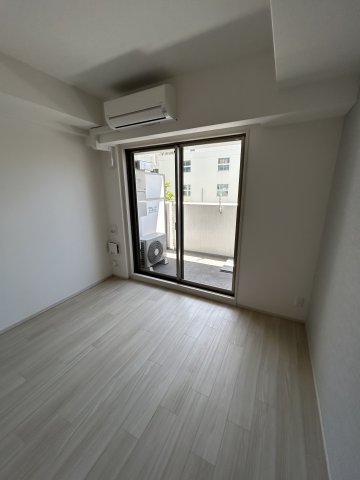 その他部屋・スペース　広くて明るい寝室