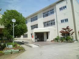 小学校　泉佐野市立末広小学校（小学校）まで1811m