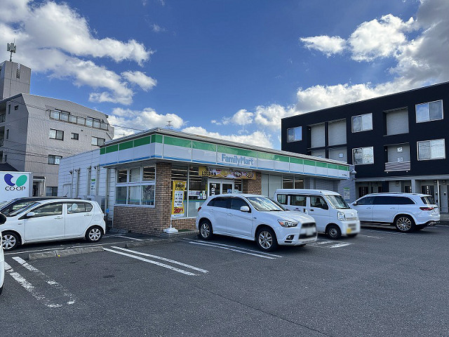 コンビニ　ファミリーマート 大分下郡東店（コンビニ）まで460m